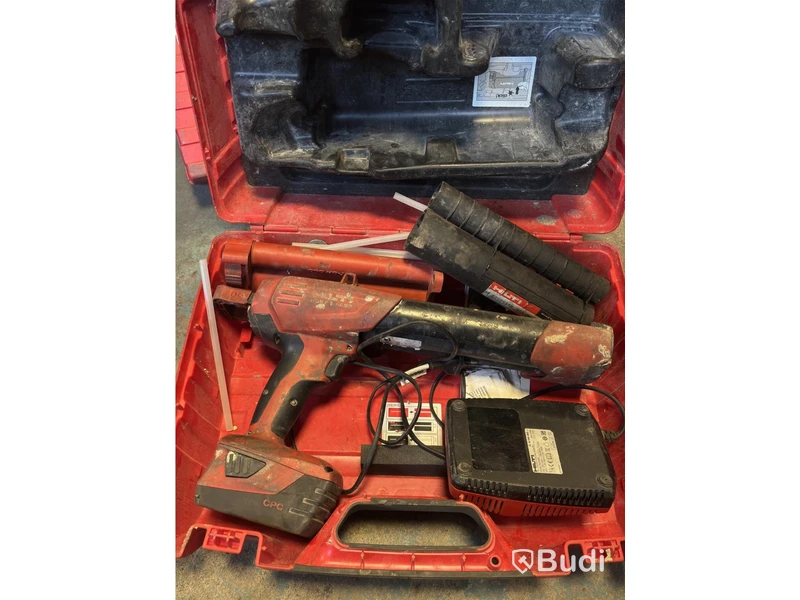 Parti med diverse Hilti verktyg