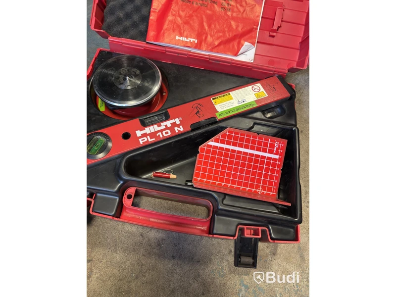 Parti med diverse Hilti verktyg