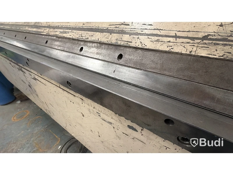 Hydraulic folding machine