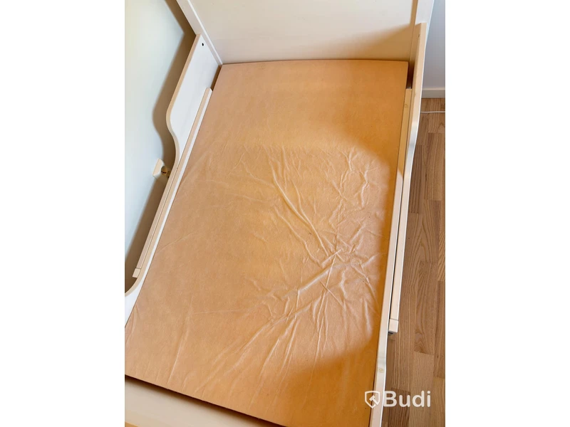 Contents of a fully furnished three-room apartment – see all photos for the complete inventory