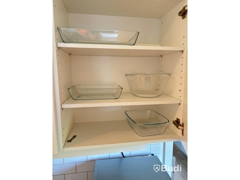 Contents of a fully furnished three-room apartment – see all photos for the complete inventory