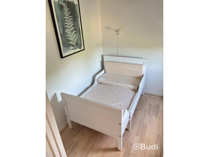 Contents of a fully furnished three-room apartment – see all photos for the complete inventory