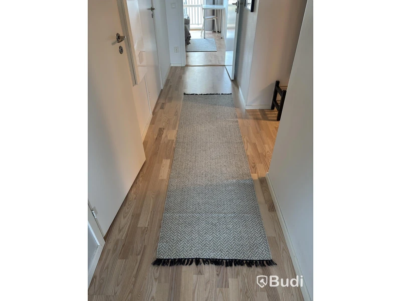 Furnishings from a fully furnished three-room apartment - see all images for complete contents