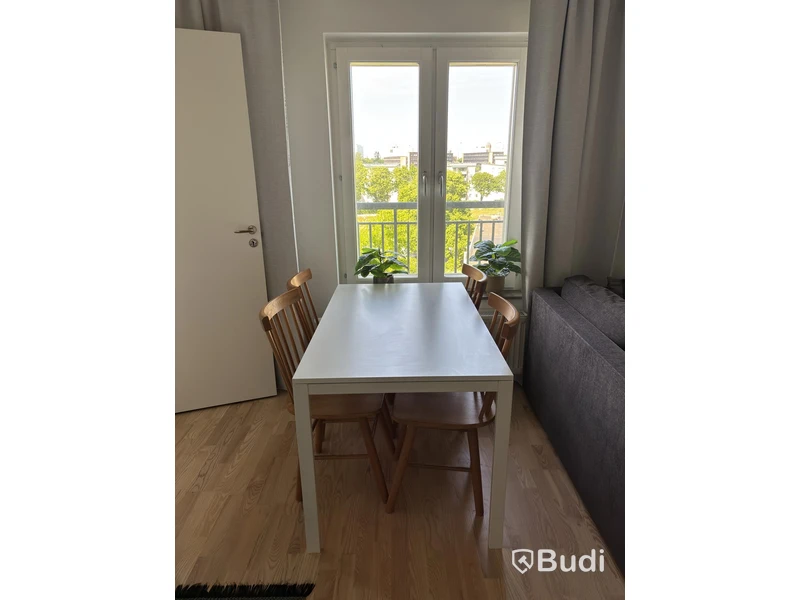 Furnishings from a fully furnished three-room apartment - see all images for complete contents