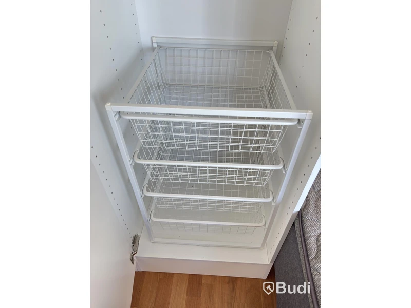 Contents of a fully furnished three-room apartment - see all photos for full contents