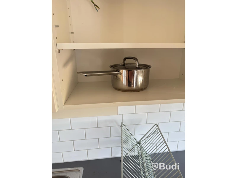 Contents of a fully furnished three-room apartment - see all photos for full contents