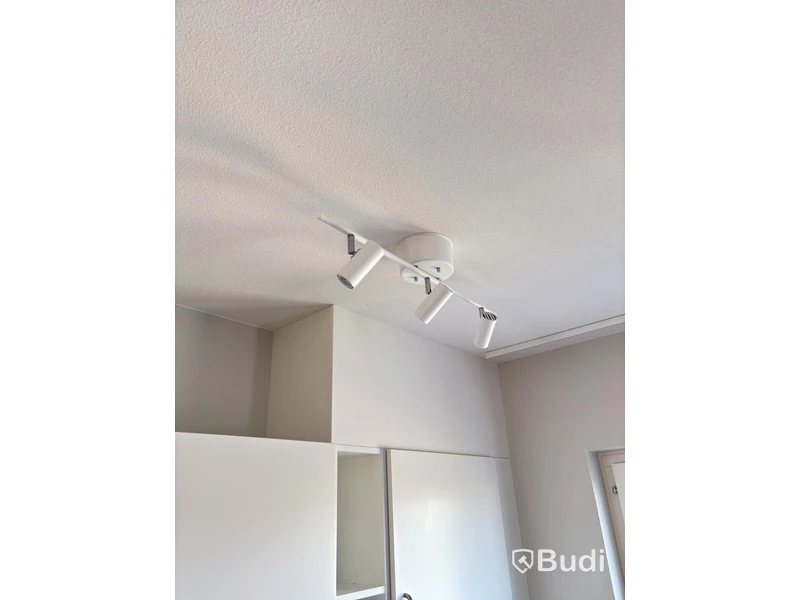 Contents of a fully furnished three-room apartment - see all photos for full contents