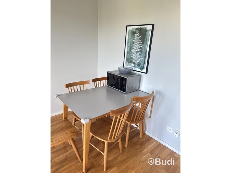 Contents of a fully furnished three-room apartment - see all photos for full contents