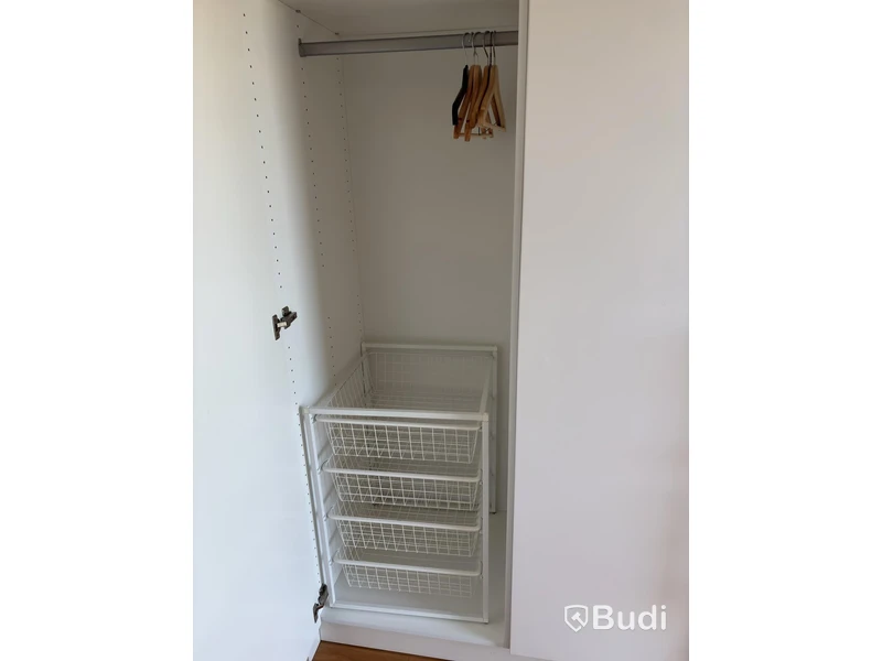 Contents from a fully furnished studio apartment - see all images for full contents