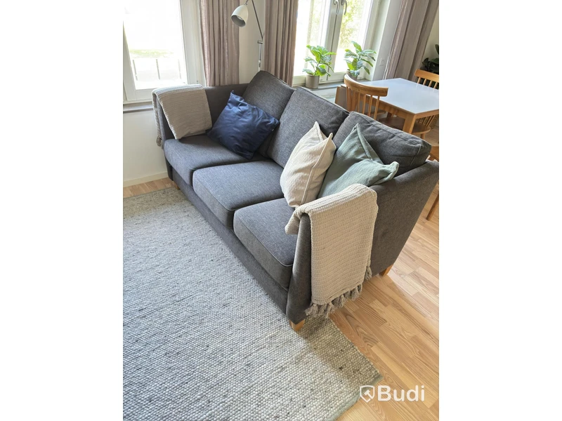 Contents of a fully furnished one-bedroom apartment - see all images for complete contents