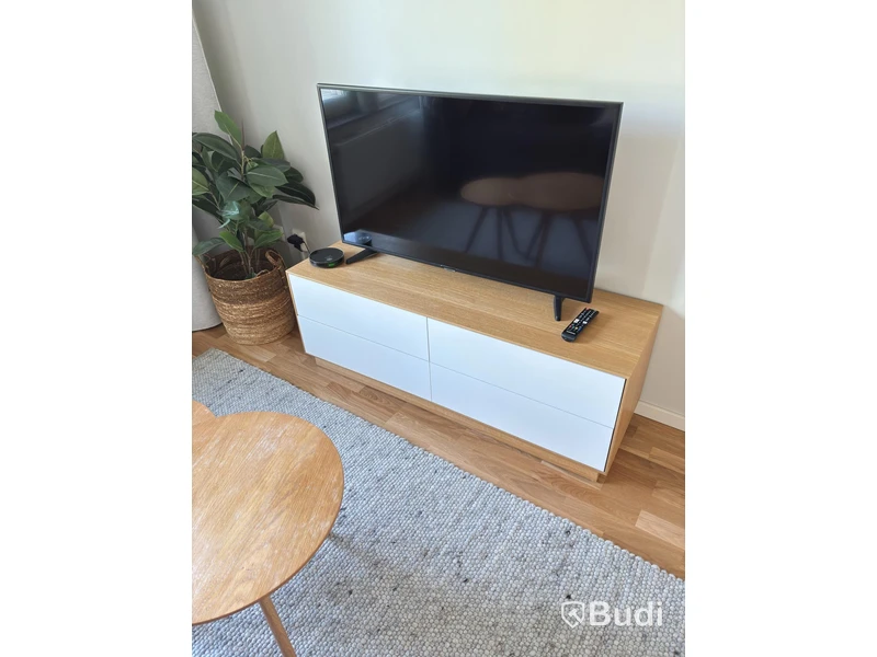 Contents of a fully furnished three-room apartment - see all images for the complete contents
