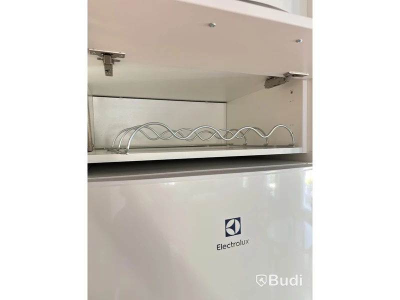 Contents of a fully furnished three-room apartment - see all images for the complete contents