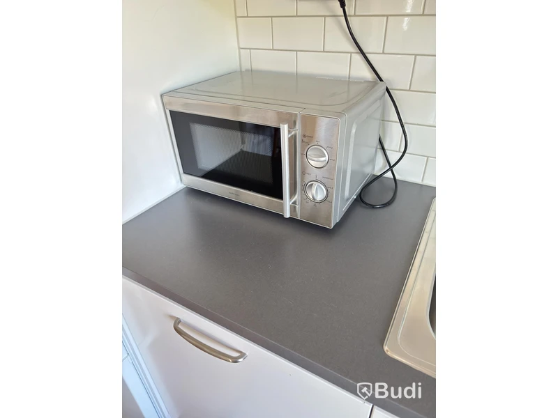 Contents of a fully furnished three-room apartment - see all images for the complete contents