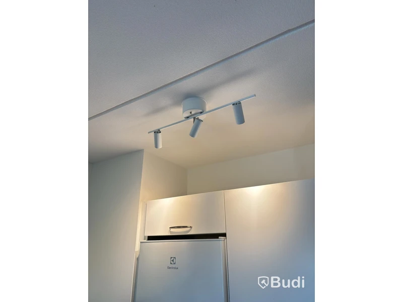 Contents of a fully furnished one-bedroom apartment - see all images for full contents