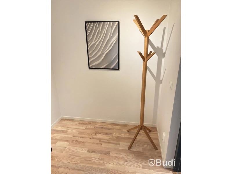 Contents of a fully furnished one-bedroom apartment - see all images for full contents