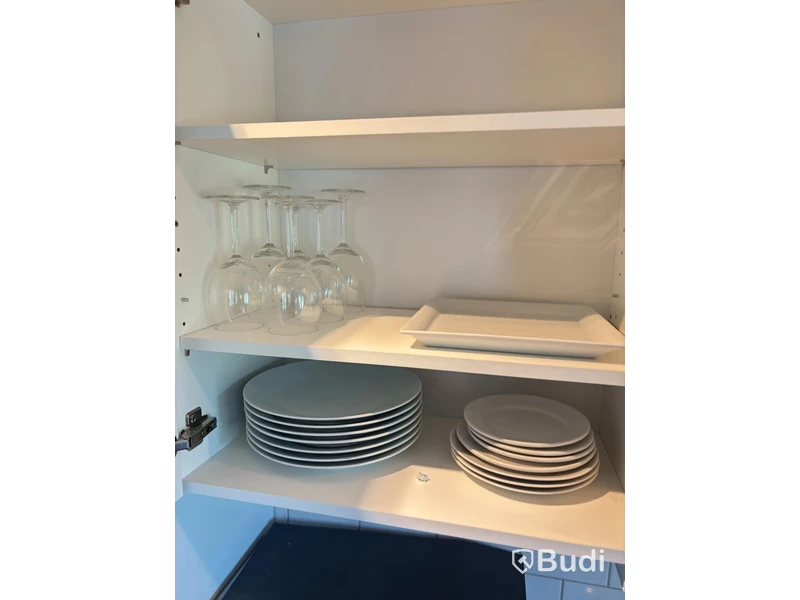 Contents of a fully furnished three-room apartment - see all images for complete contents