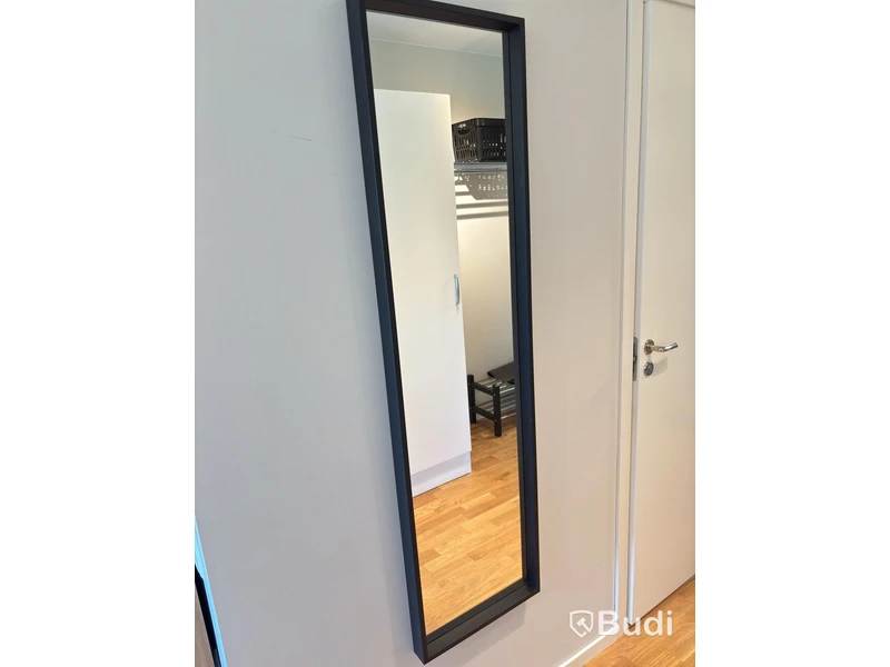 Contents of a fully furnished three-room apartment - see all images for complete contents
