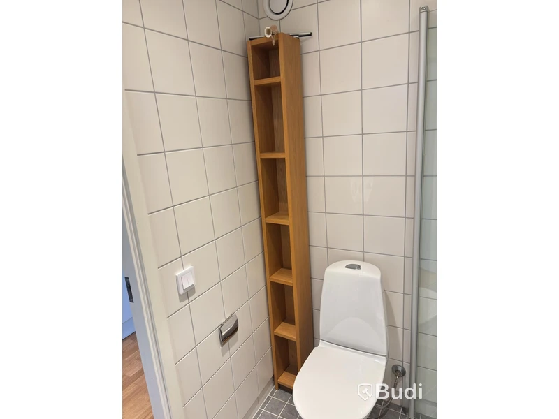 Contents of a fully furnished three-room apartment - see all images for complete contents