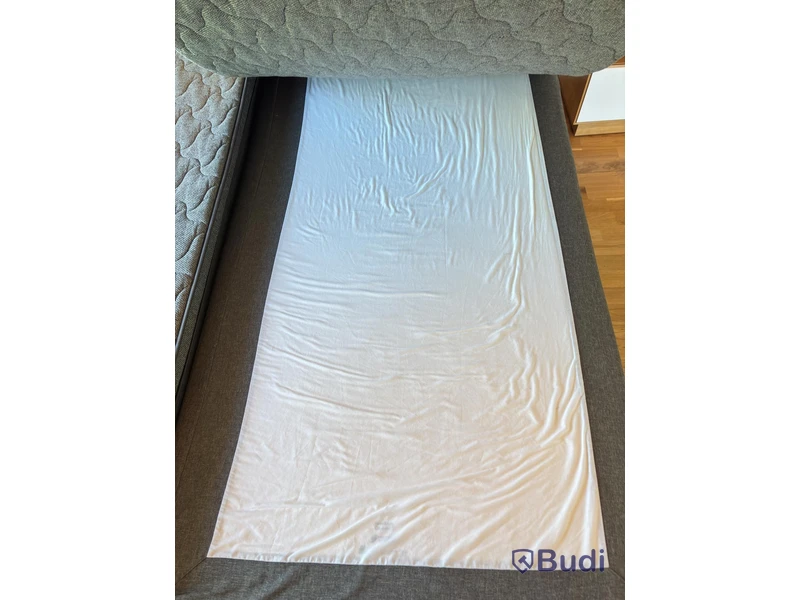 Contents of a fully furnished three-room apartment - see all images for complete contents