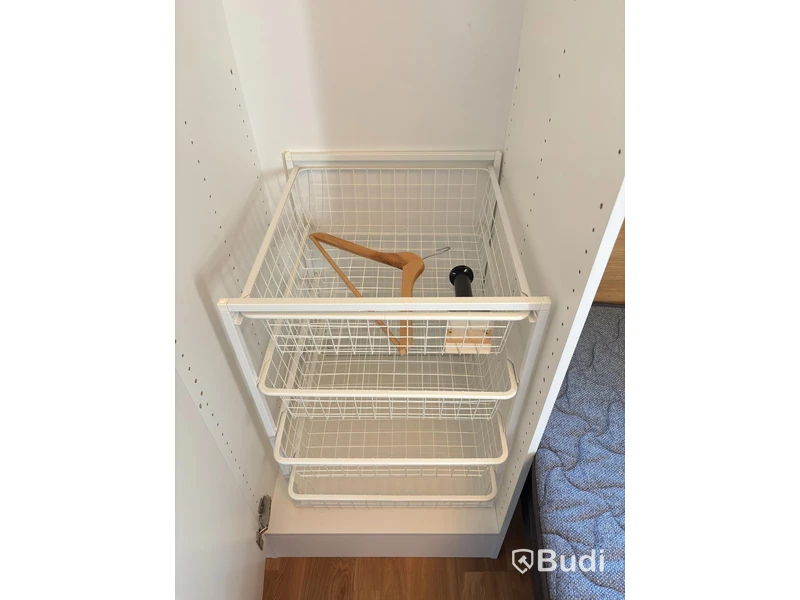 Contents of a fully furnished three-room apartment - see all images for complete contents