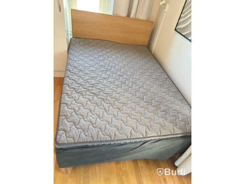 Contents of a fully furnished three-room apartment - see all images for complete contents