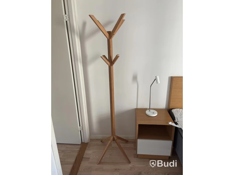 Contents from a fully furnished three-room apartment – see all photos for complete contents