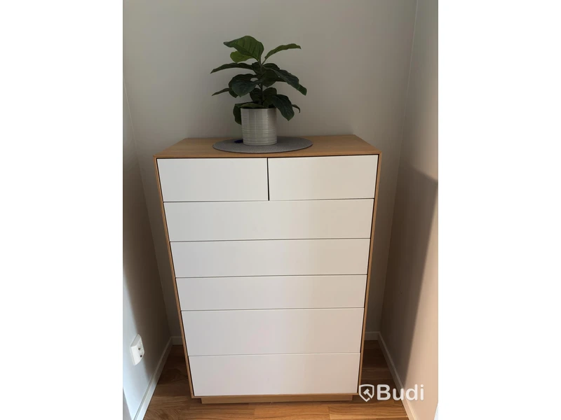 Contents of a fully furnished one-bedroom apartment - see all images for complete contents