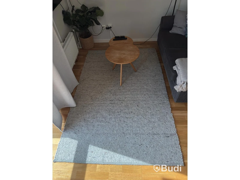 Contents of a fully furnished one-bedroom apartment - see all images for complete contents
