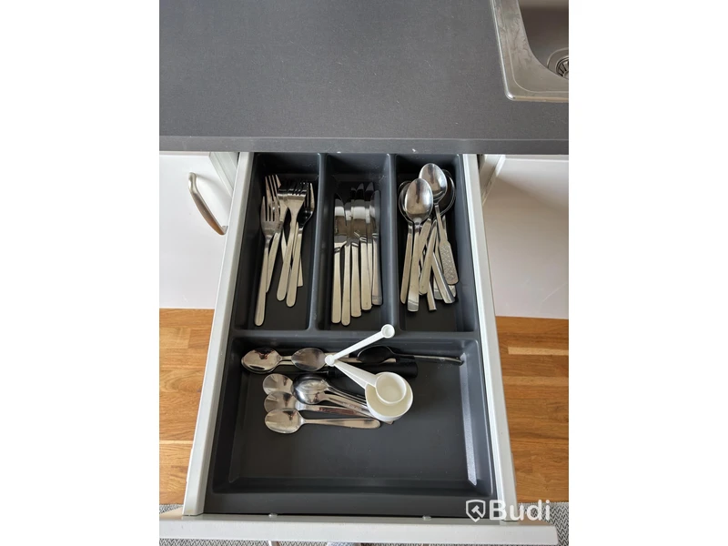 Contents of a fully furnished two-room apartment - see all images for the complete contents