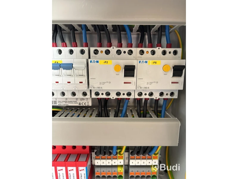 Wallbox Compleo Advanced Compact WM HC2, incl. distribution box with RCD and fuses.