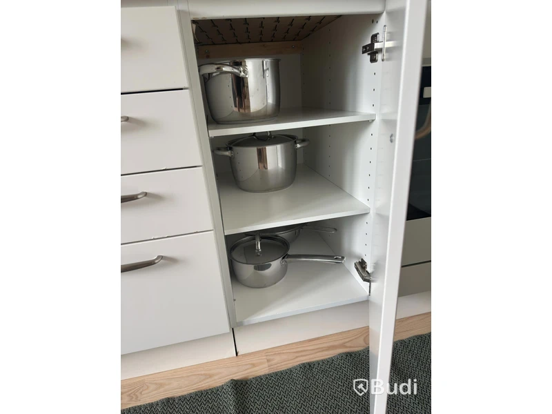 Inventarier till fullt möblerad trerummare - se alla bilder för komplett innehåll