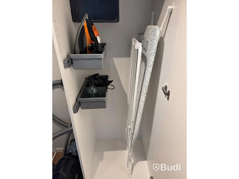 Contents of a fully furnished three-room apartment - see all images for complete contents