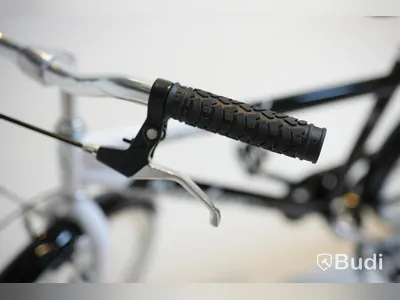 Cykel Svalan, City3, hjul 24 tum, ram 14 tum, vit/svart