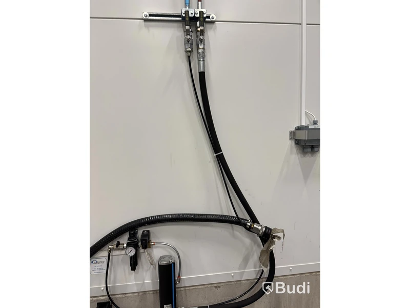 Orion wall-mounted pump set