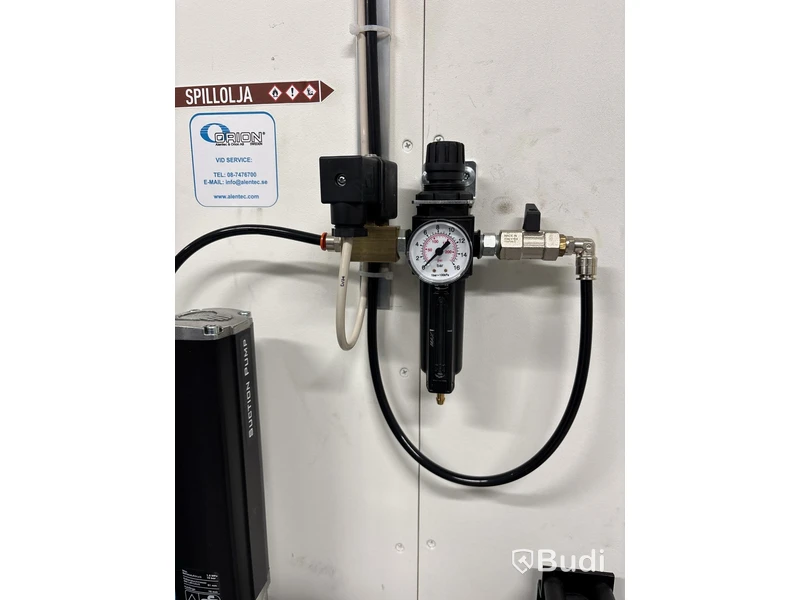 2 Orion wall-mounted pump kits