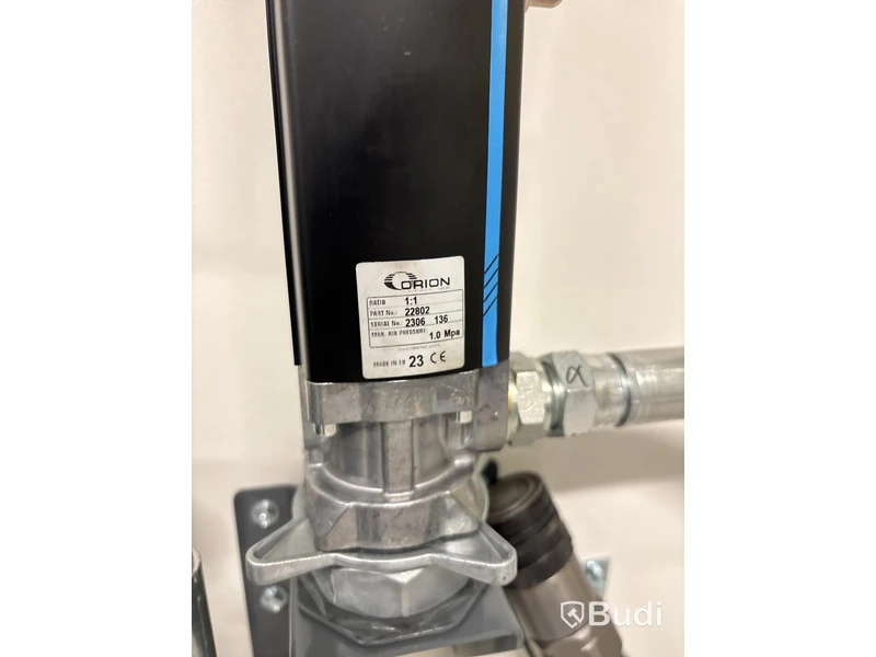 2 Orion wall-mounted pump kits