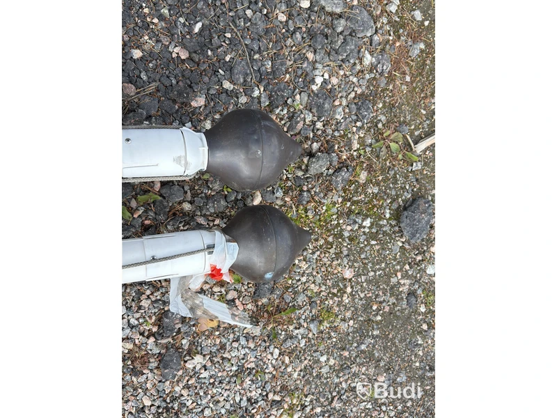 2 st flaggstänger med fundament