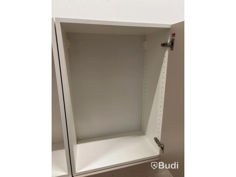 Kitchen cabinets & drawers