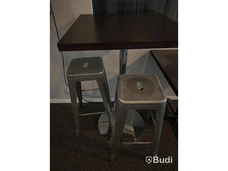 2 Bar Tables incl. Stools