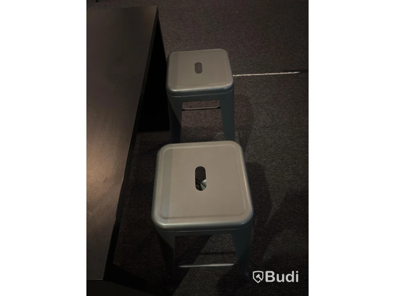 Table incl. 4 stools