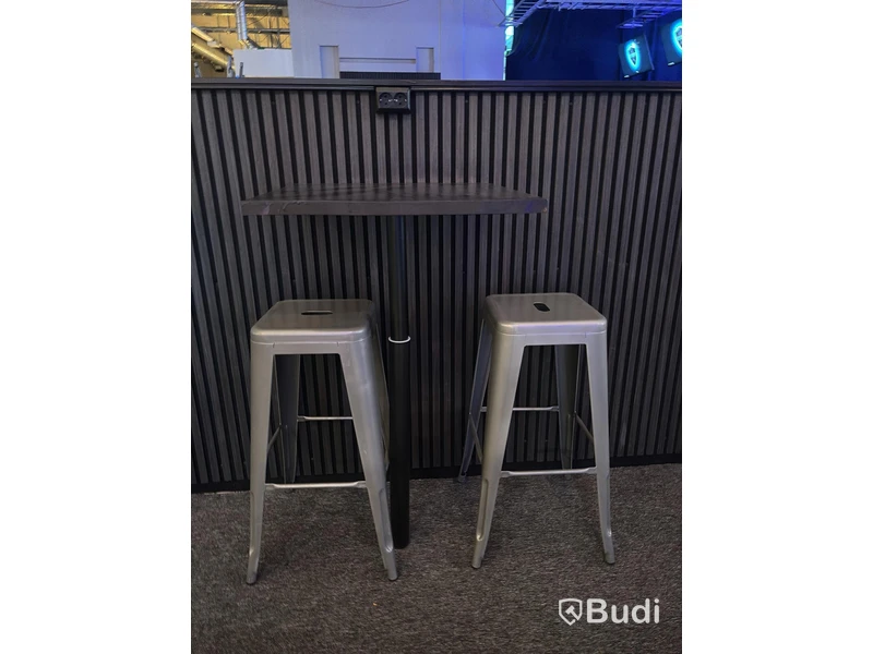 4 bar tables incl. 8 stools