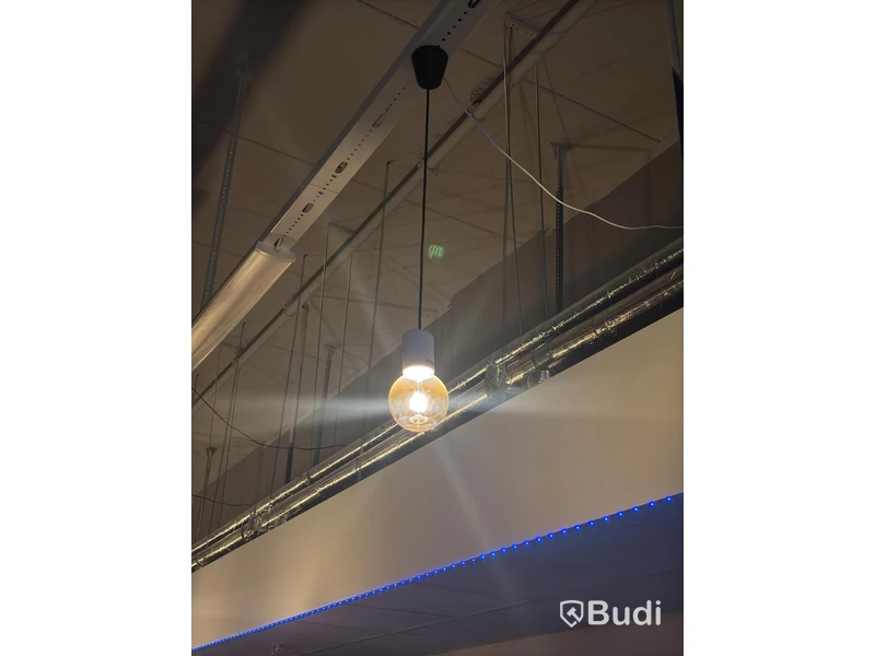 8 Ceiling Lights