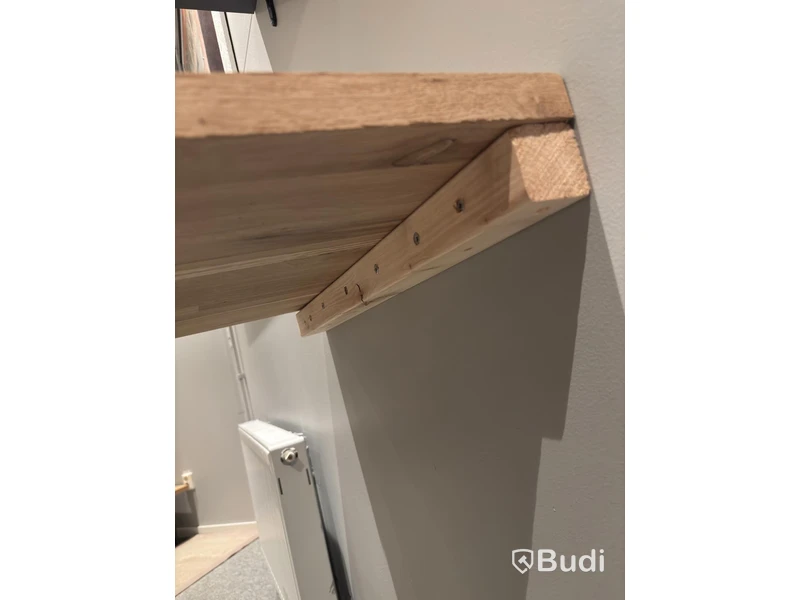 Bord, vägghängt, inkl. 2 st. pallar och hylla