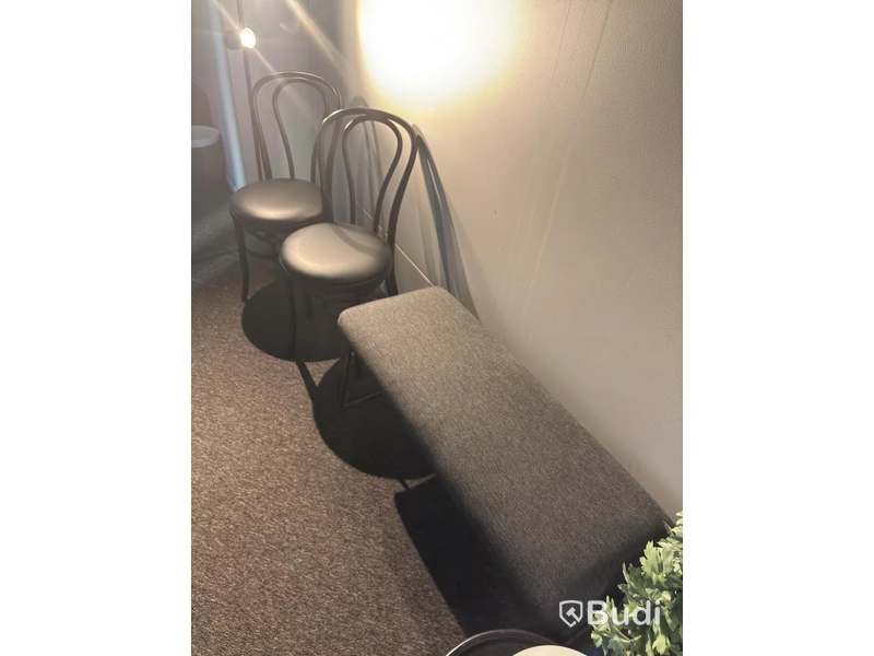 Bench, 2 chairs and assorted furnishings