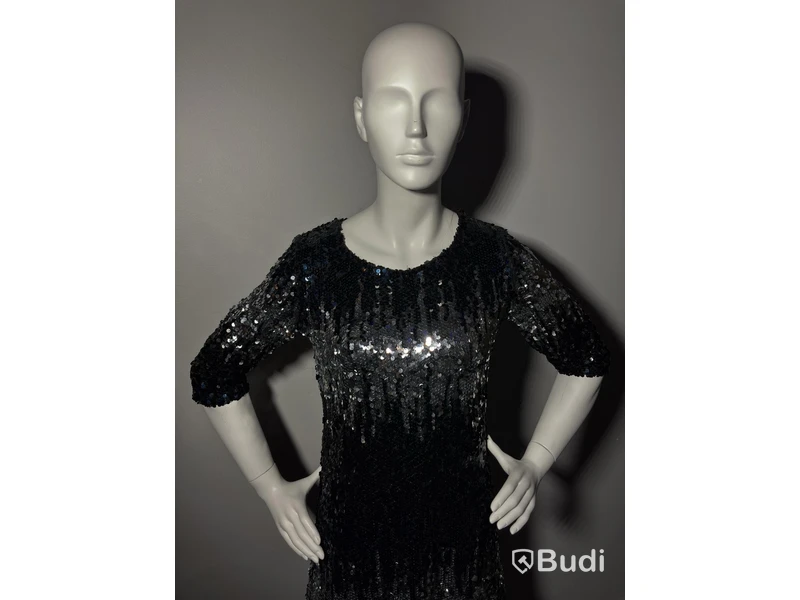Display mannequin