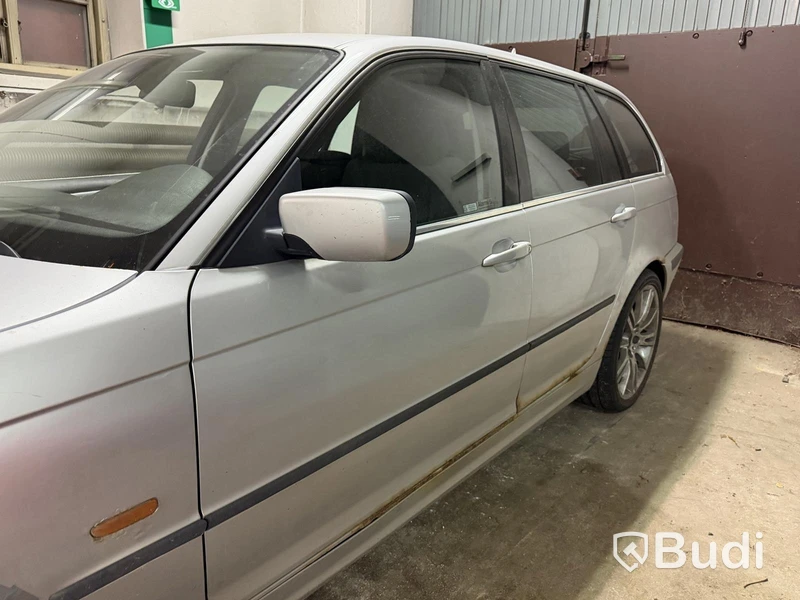 BMW 320 TOURING MJ00 -2000 | Reparations / reservdelsobjekt