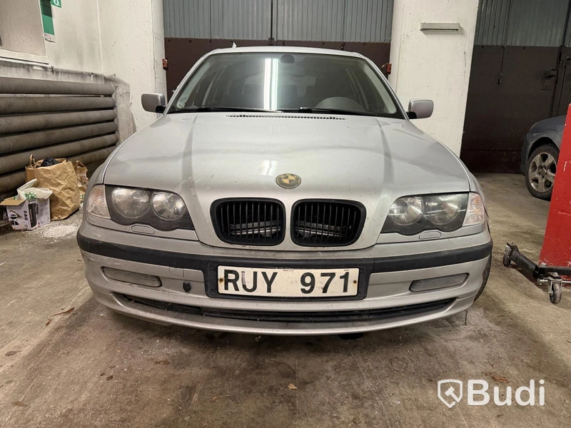 BMW 320 TOURING MJ00 -2000 | Reparations / reservdelsobjekt