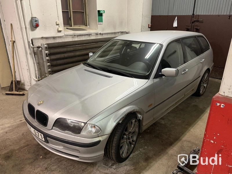 BMW 320 TOURING MJ00 -2000 | Reparations / reservdelsobjekt