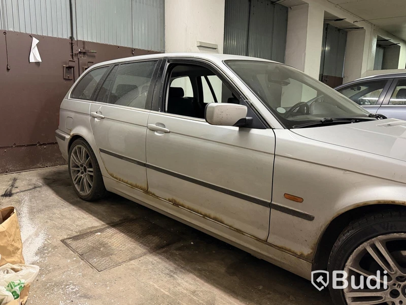 BMW 320 TOURING MJ00 -2000 | Reparations / reservdelsobjekt
