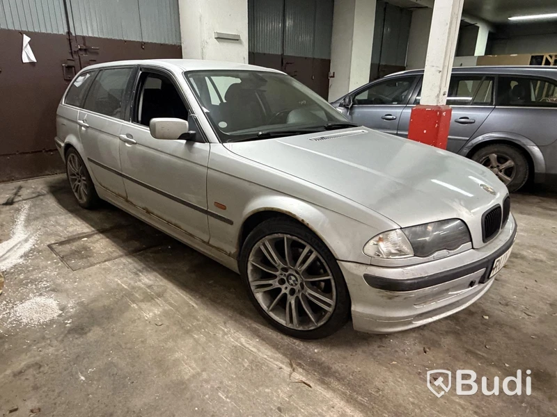 BMW 320 TOURING MJ00 -2000 | Reparations / reservdelsobjekt